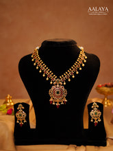Aalaya Kundan Pearl Royal Pendant Necklace Set
