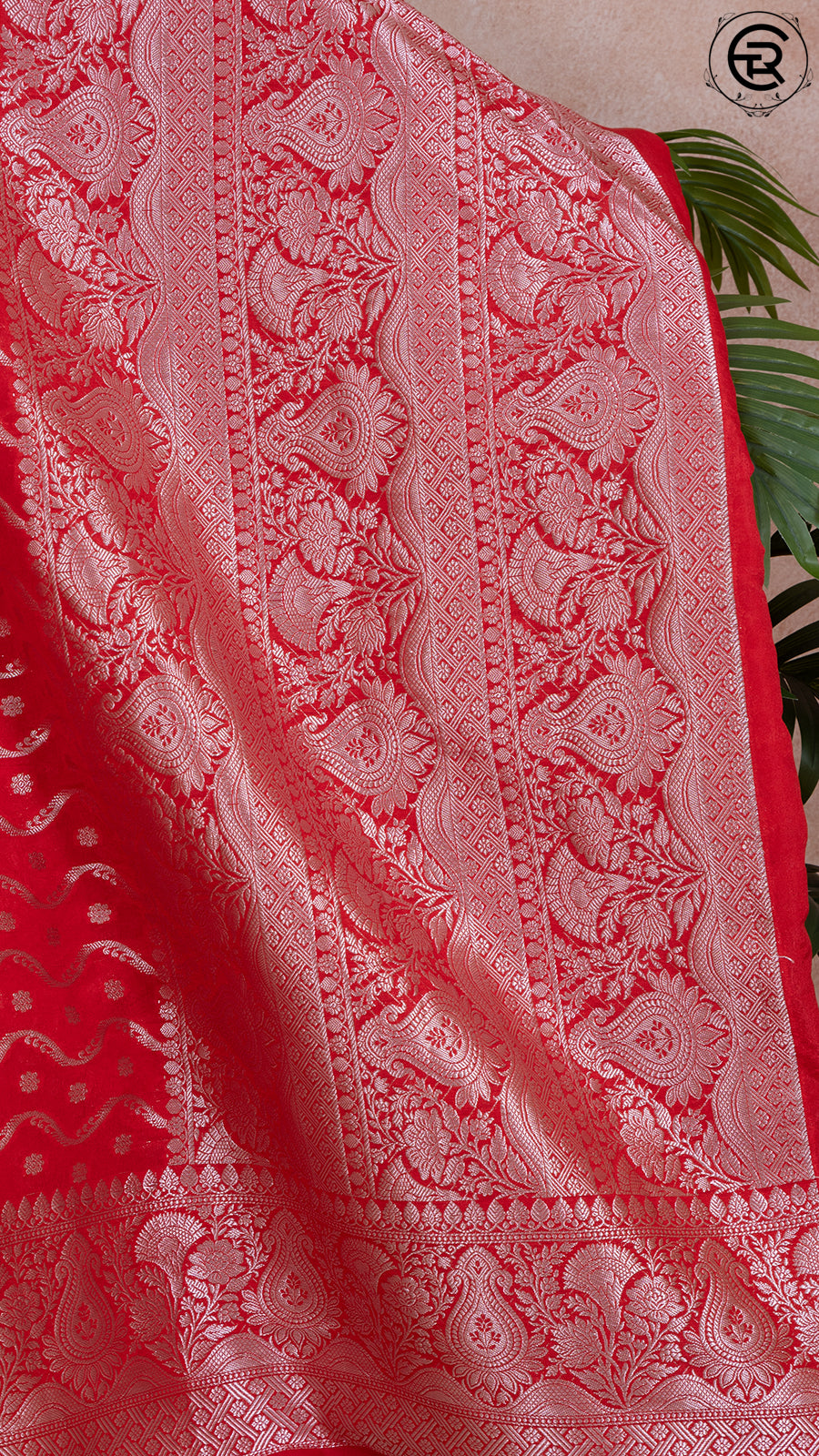 Red Zari Curved Line Pattern Warm Silk Saree