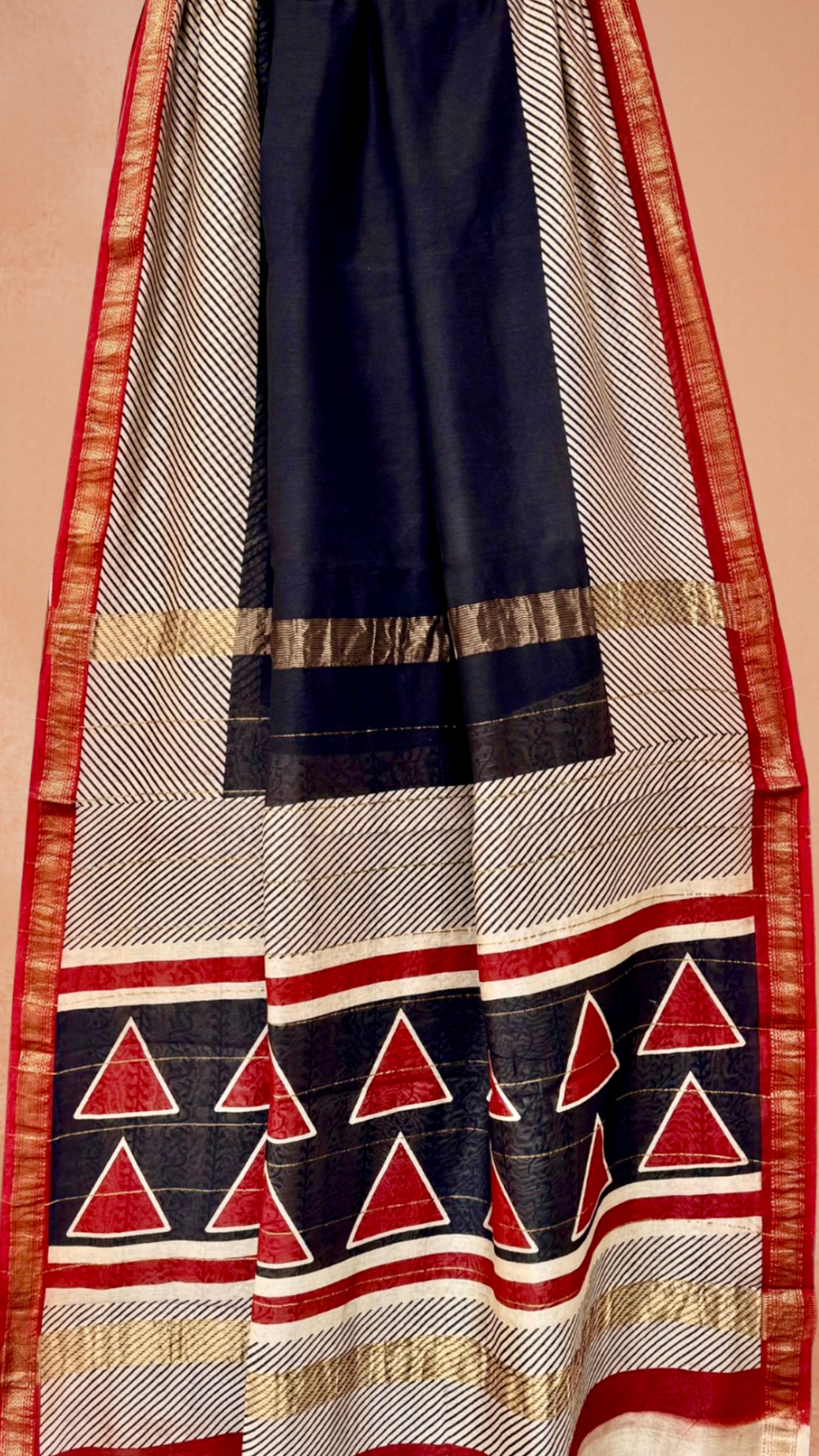 Black and White Geometric Handblocked Pure Maheshwari Cotton Sarees