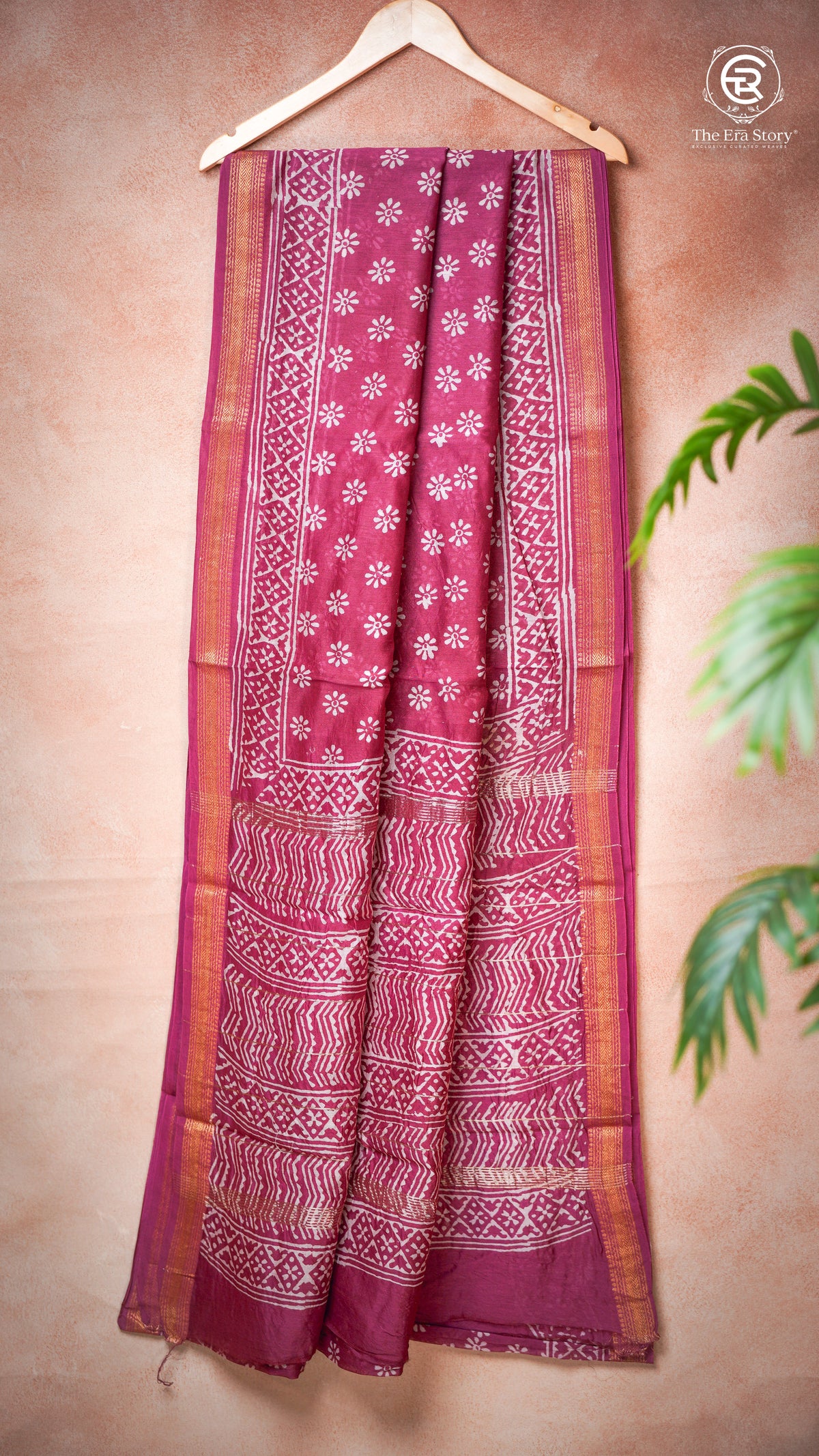 Magenta Floral Butta Handblocked Pure Maheshwari Cotton Saree