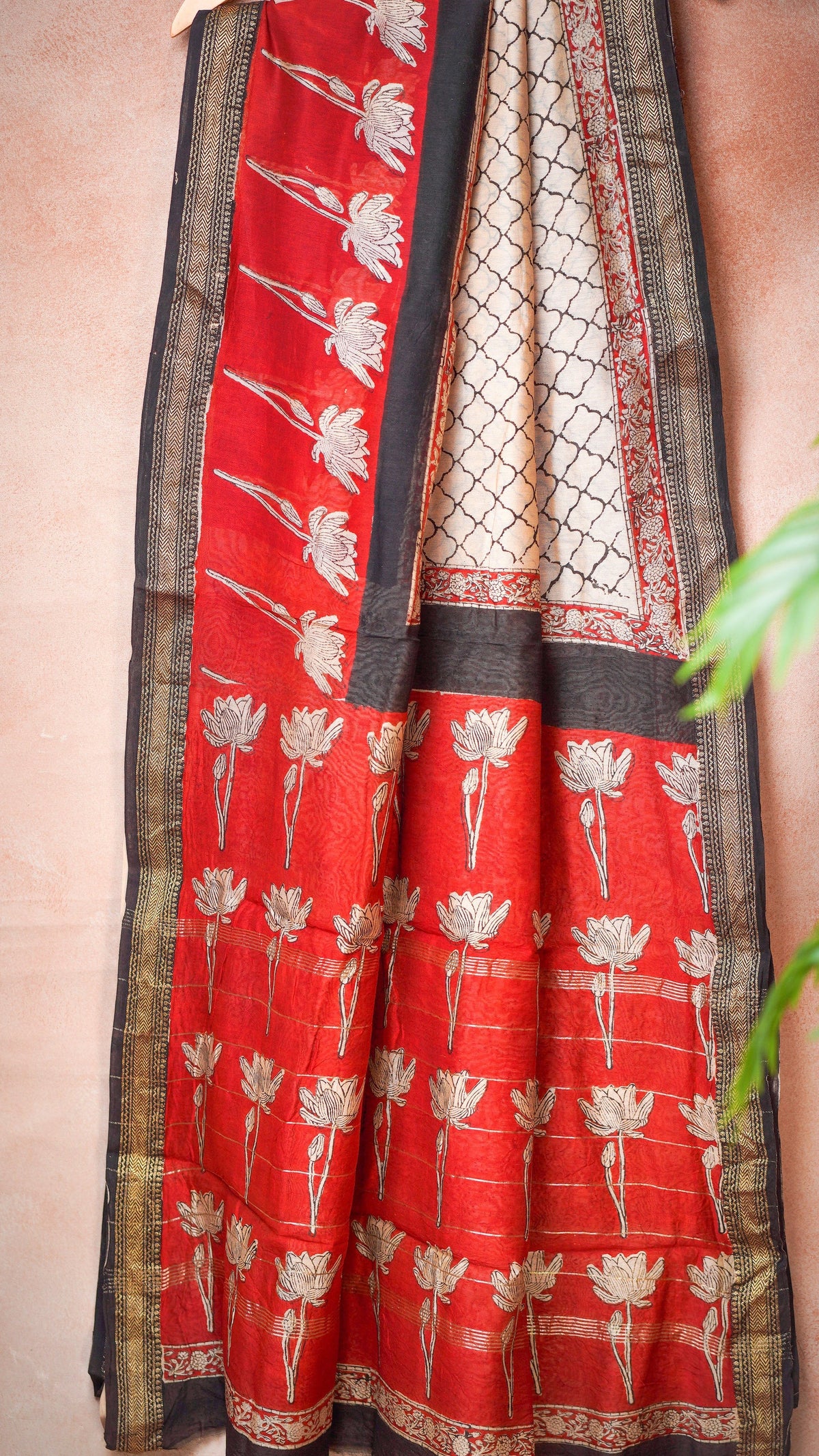 Beige Black & Maroon  Handblock Maheshwari Silk Cotton Saree