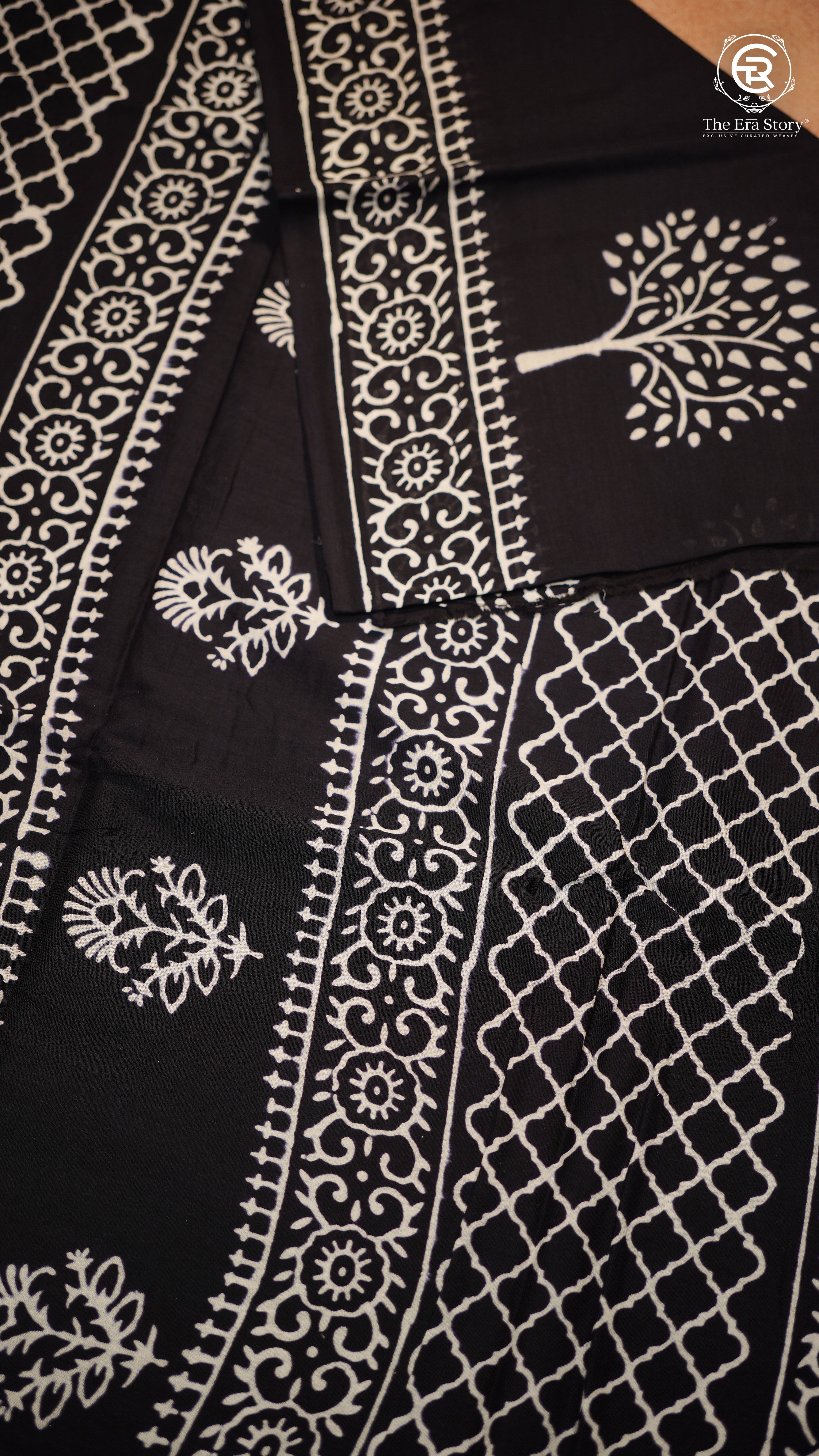 Black White Floral Contemporary Handblocked Pure Mul Cotton Saree