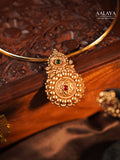 Aalaya Maragatha Vritta Round Hasli Necklace Set