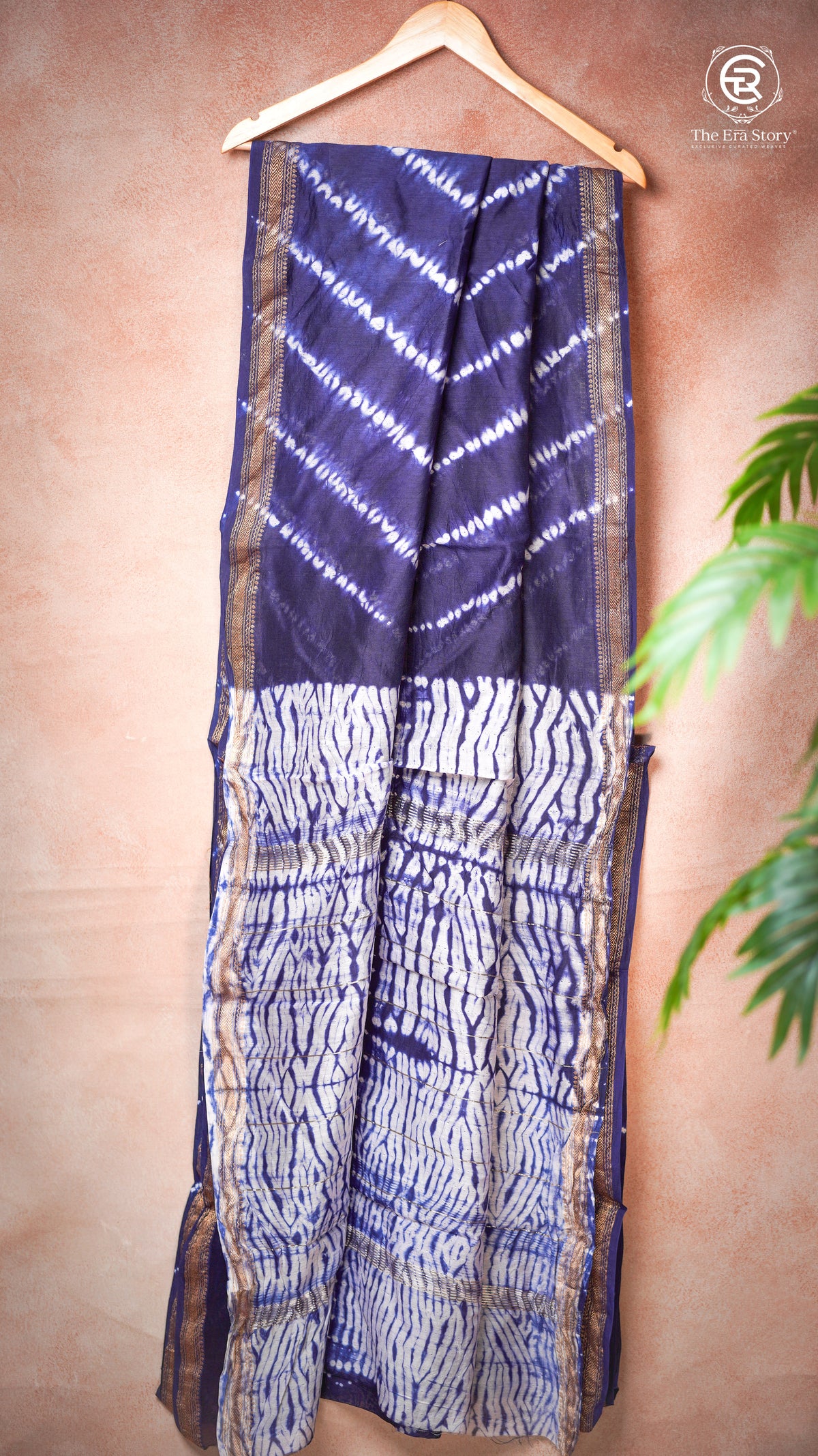 Blue & White Line Tie & Dye Handblocked Pure Maheshwari Cotton Saree