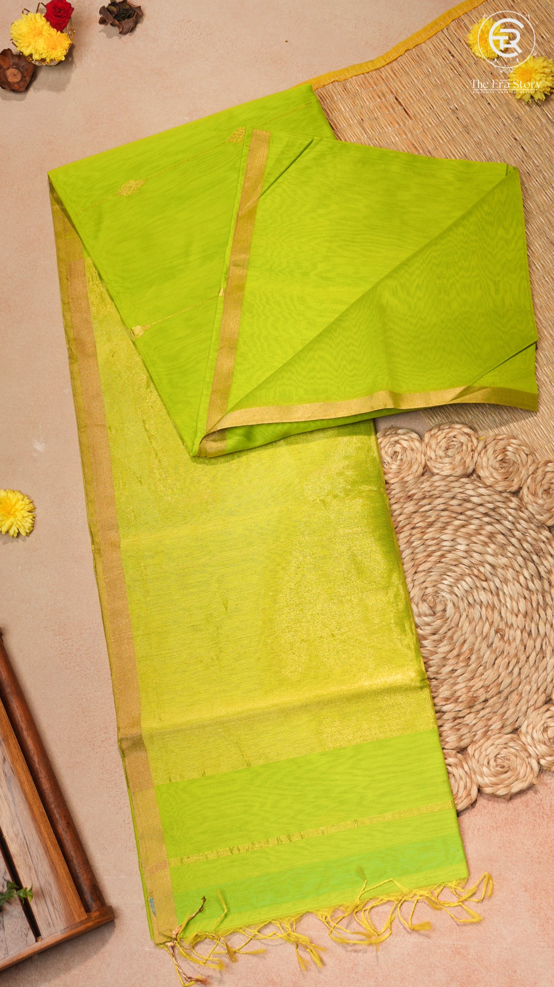 Parrot Green Line Leaf Butta Zari Handloom Pure Maheshwari Silk Saree