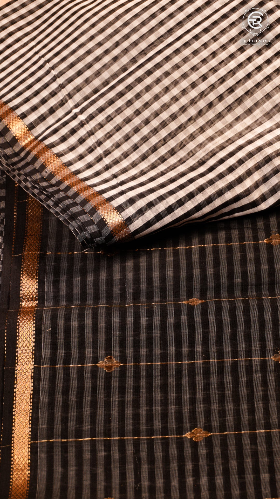 White and Black Checkered Handloom Pure Maheshwari Silk Saree