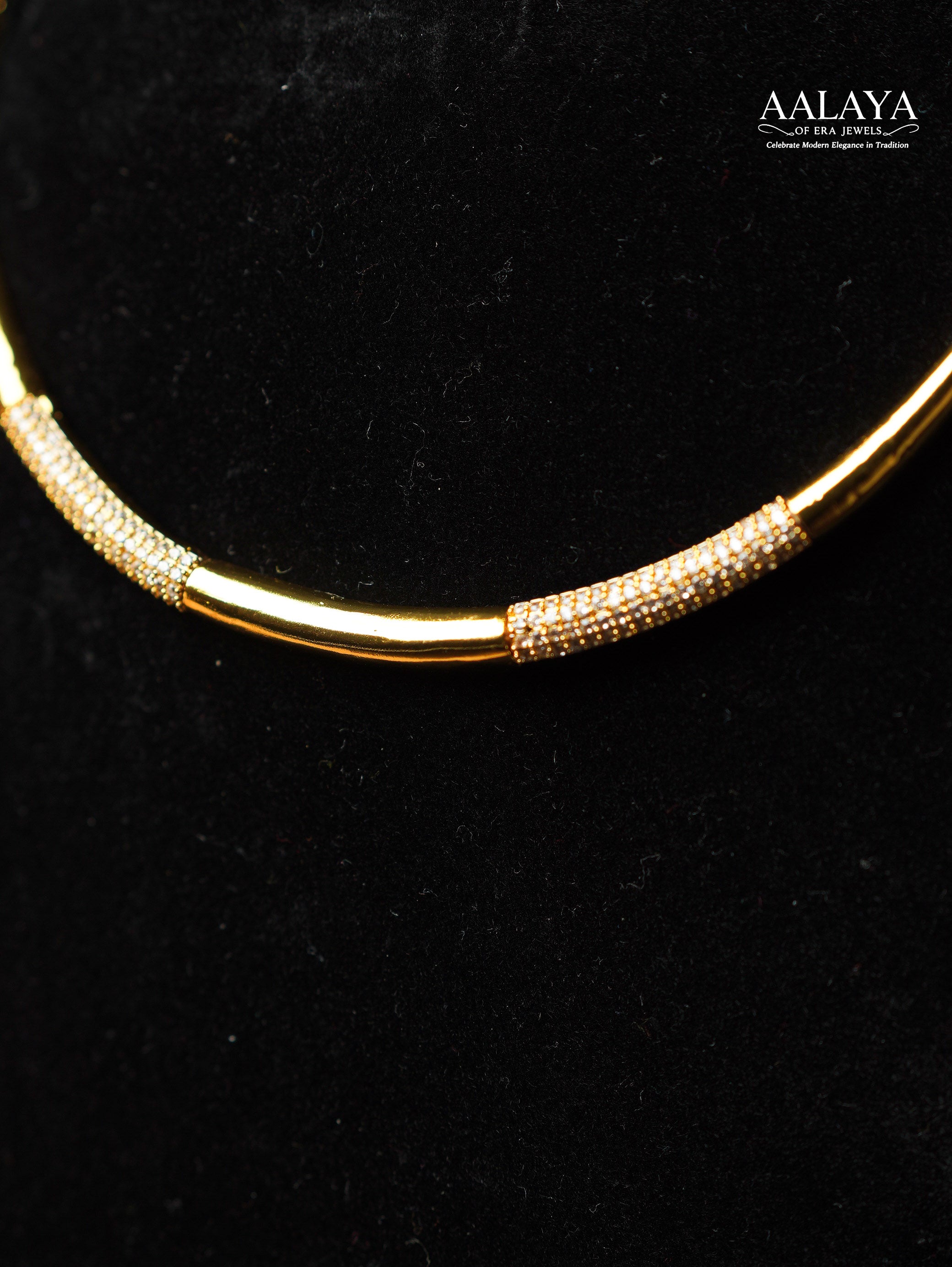 Aalaya Hasli Minimalist Necklace Set