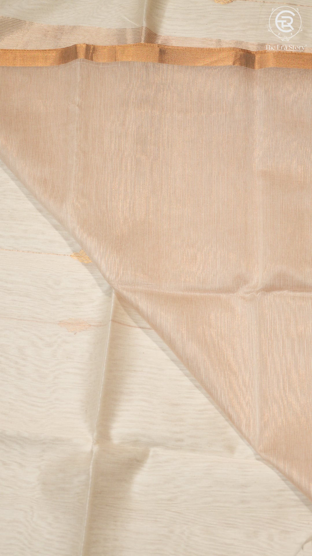 White Line Diamond Butta Zari Handloom Pure Maheshwari Silk Saree