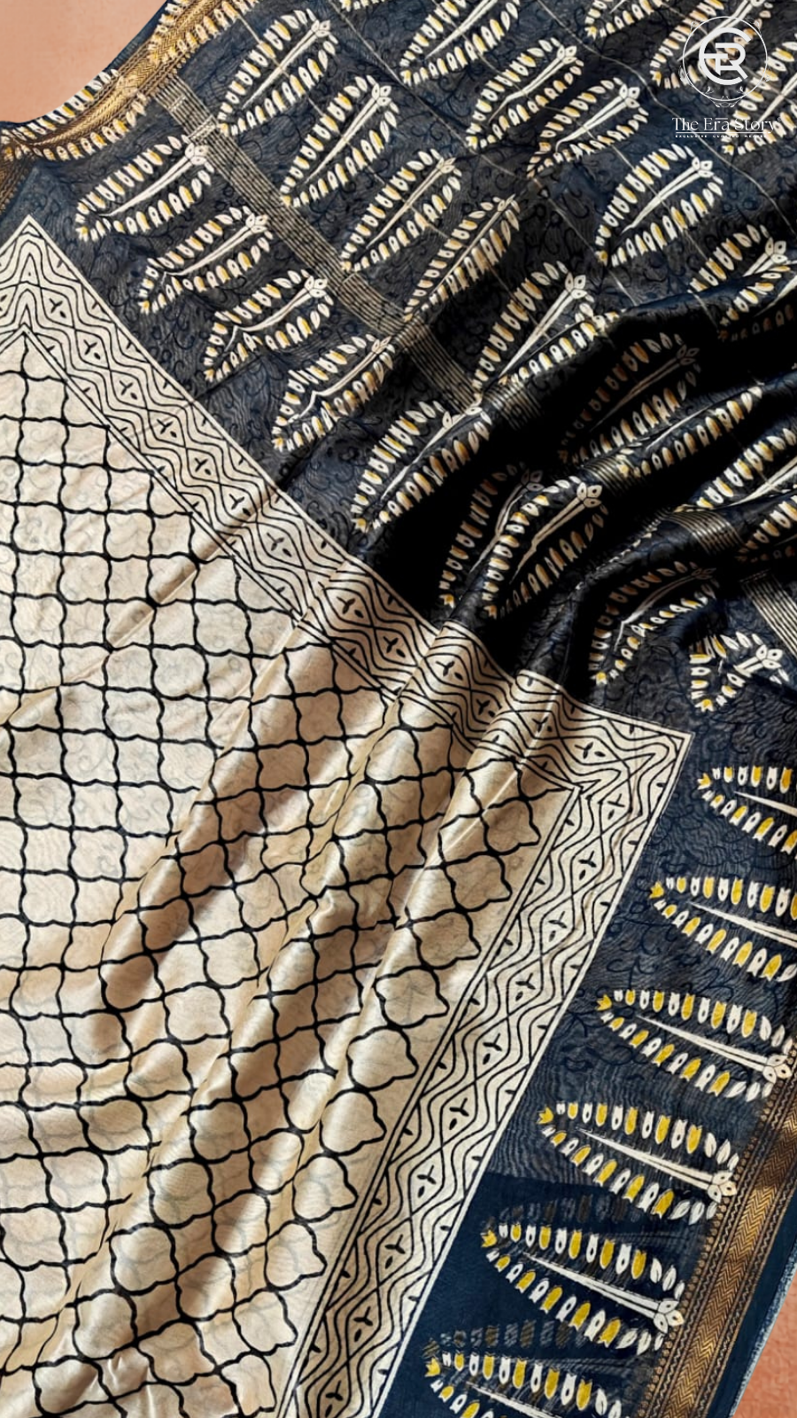 Biege & Navy Blue Pine Tree Pattern Handblocked Pure Maheshwari Cotton Sarees