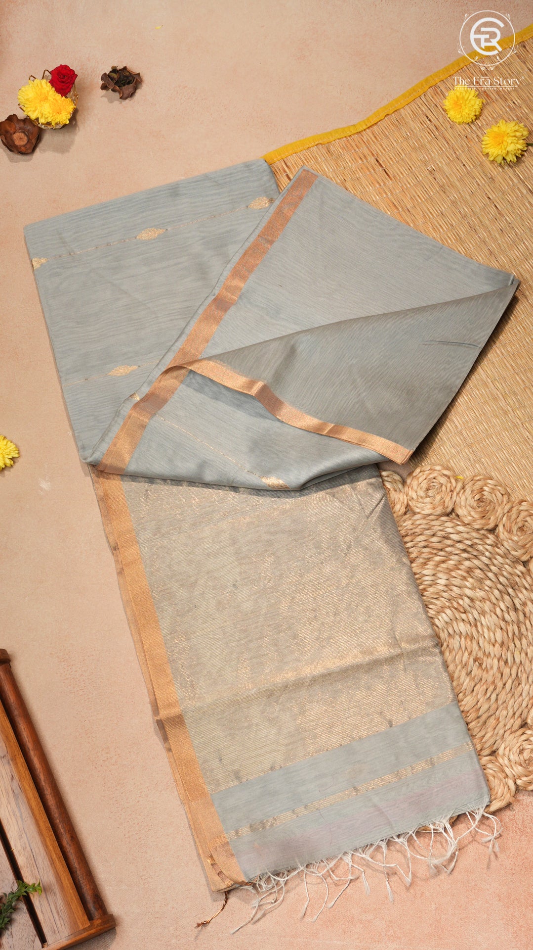 Elephant Grey Line Diamond Butta Zari Handloom Pure Maheshwari Silk Saree