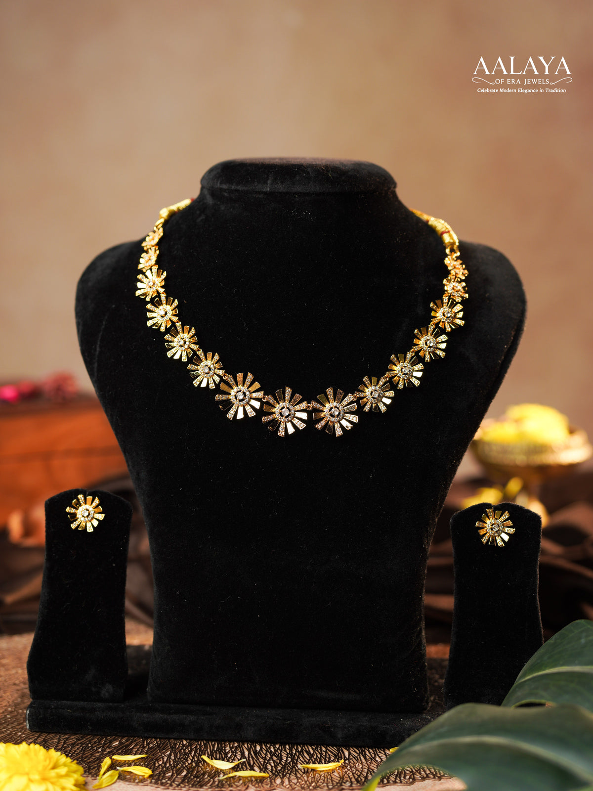 Aalaya Solara Bloom Necklace Set