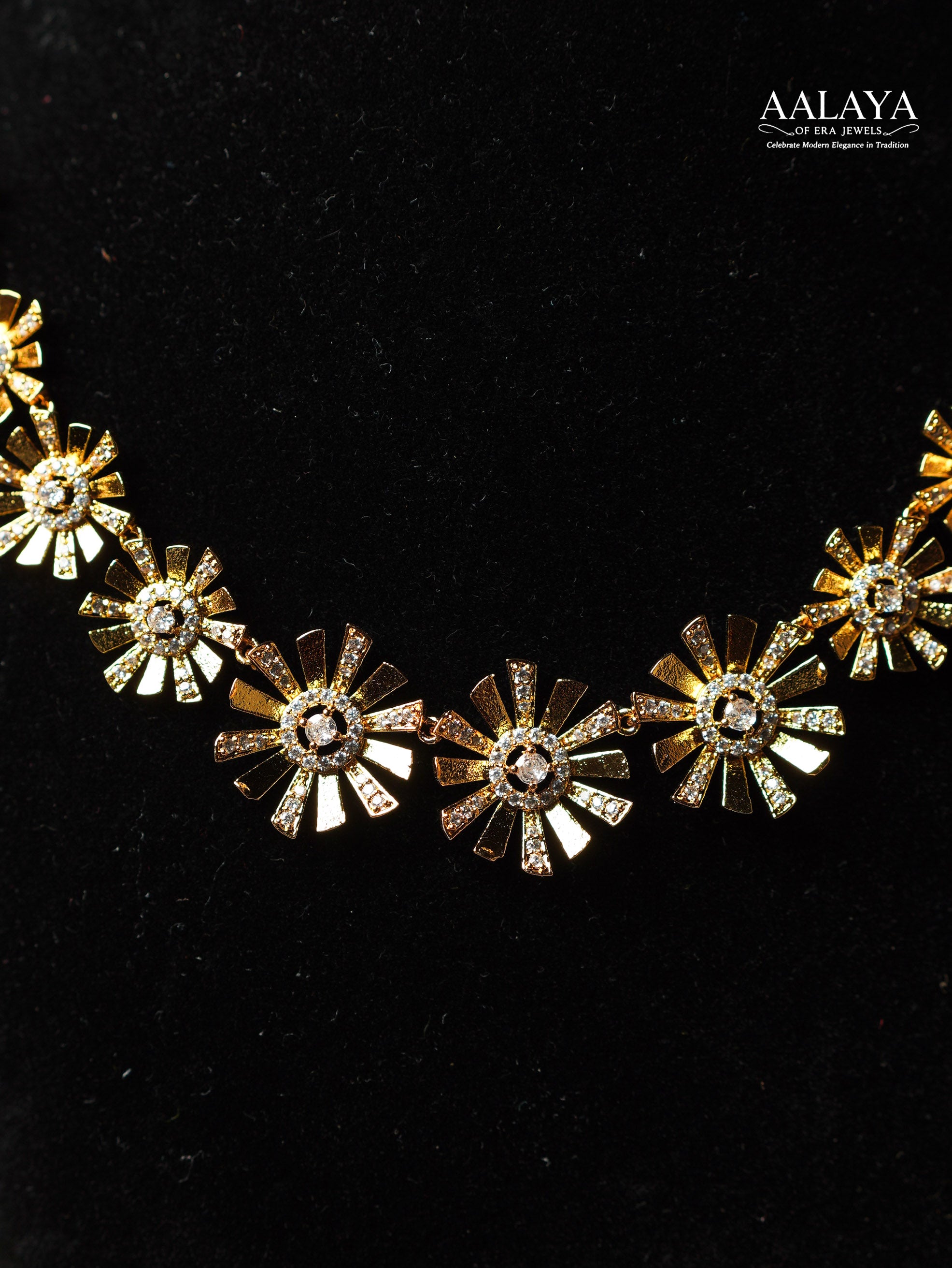 Aalaya Solara Bloom Necklace Set