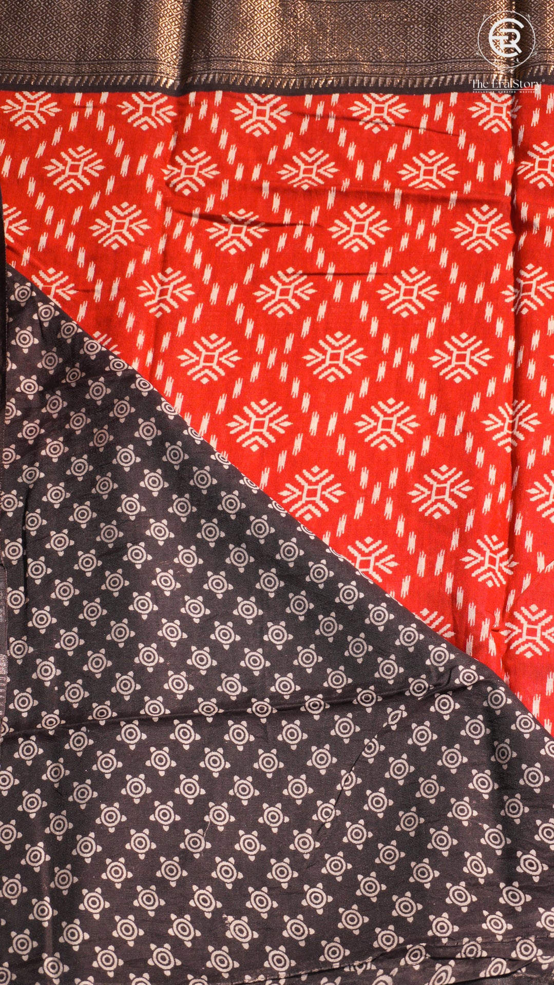 Red & Black Star Patterned Munga Handloom Cotton Saree