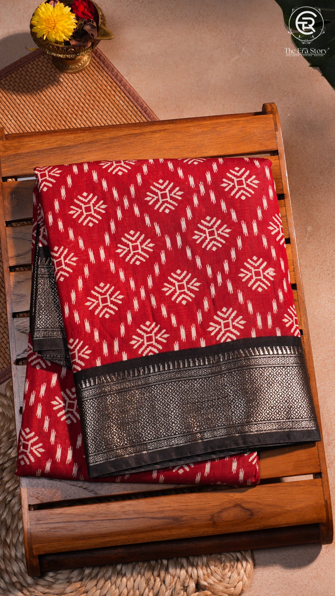 Red & Black Star Patterned Munga Handloom Cotton Saree