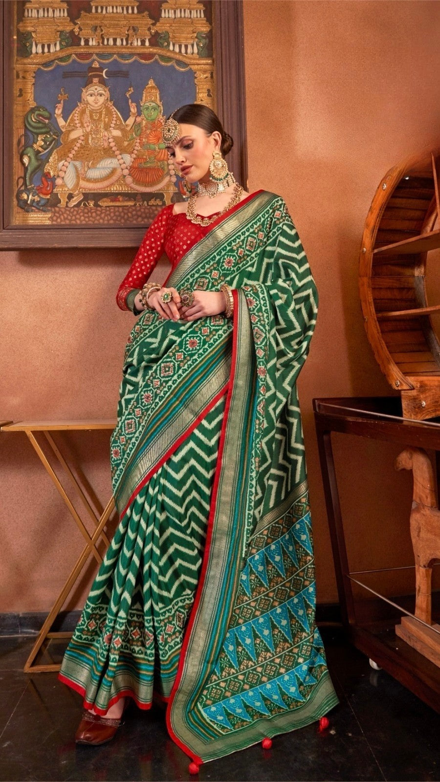 Green Leheriya Patola Contemporary Banarasi Crepe Silk Saree ERA04GRN