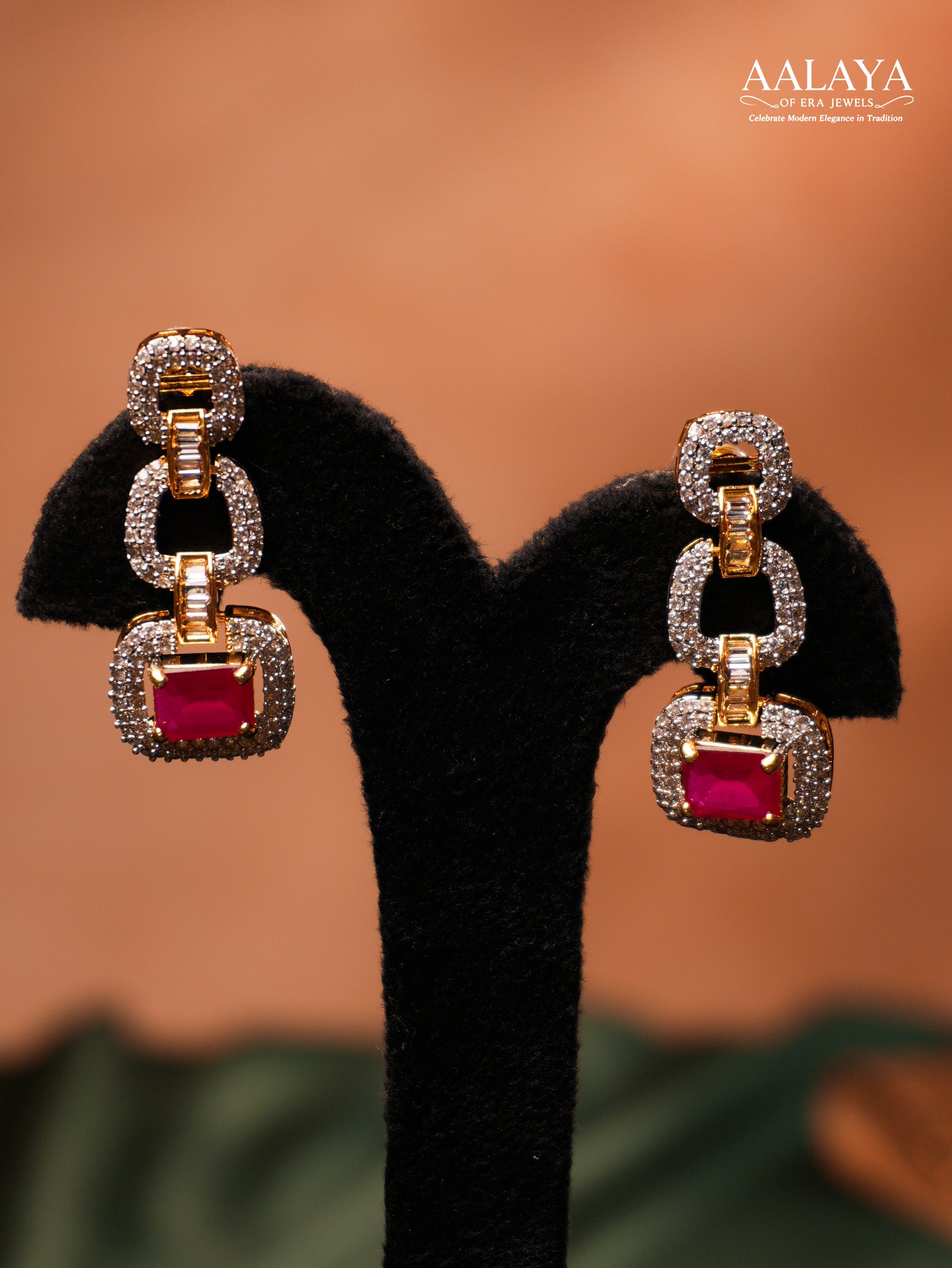 Aalaya Ruby Crystal Link Necklace Set