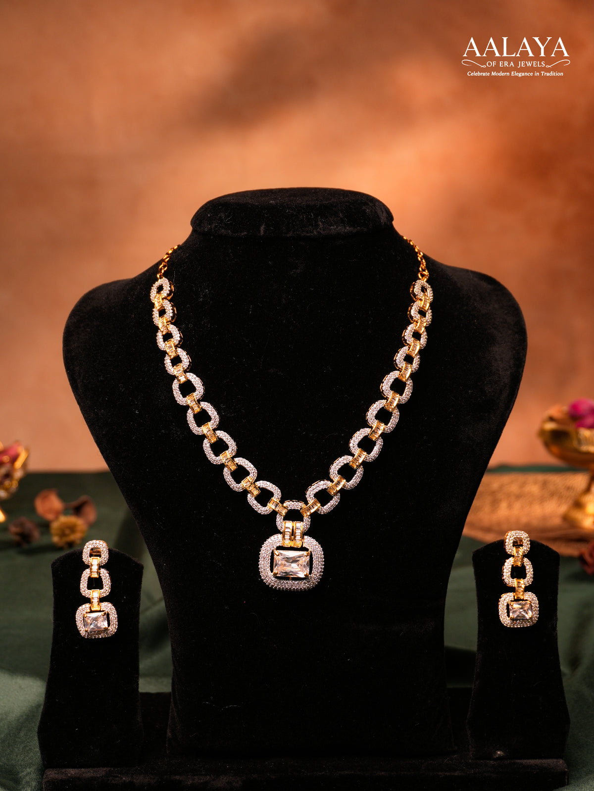 Aalaya Crystal Link Pendant Necklace Set