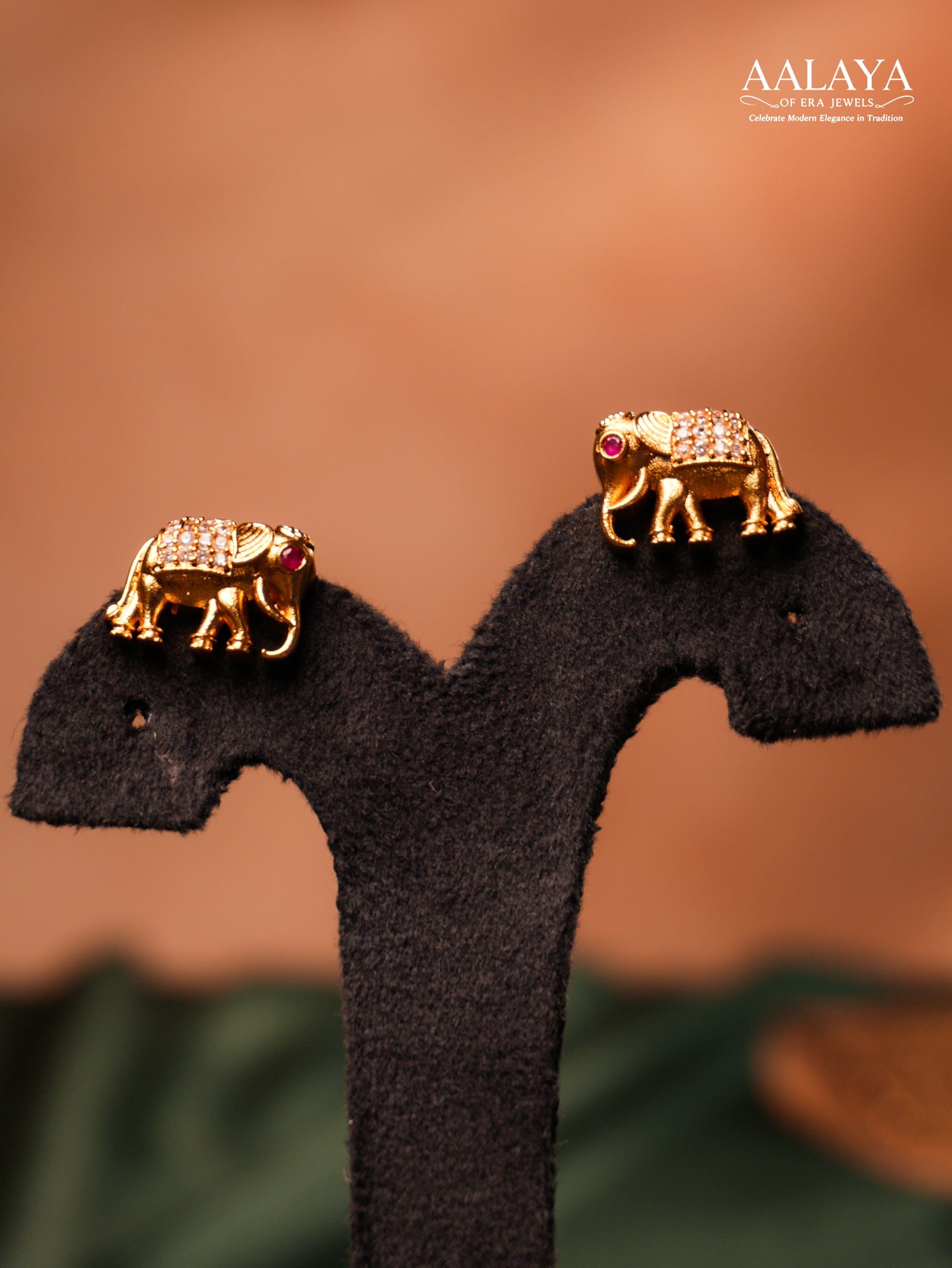 Aalaya Elephant Heritage Necklace Set