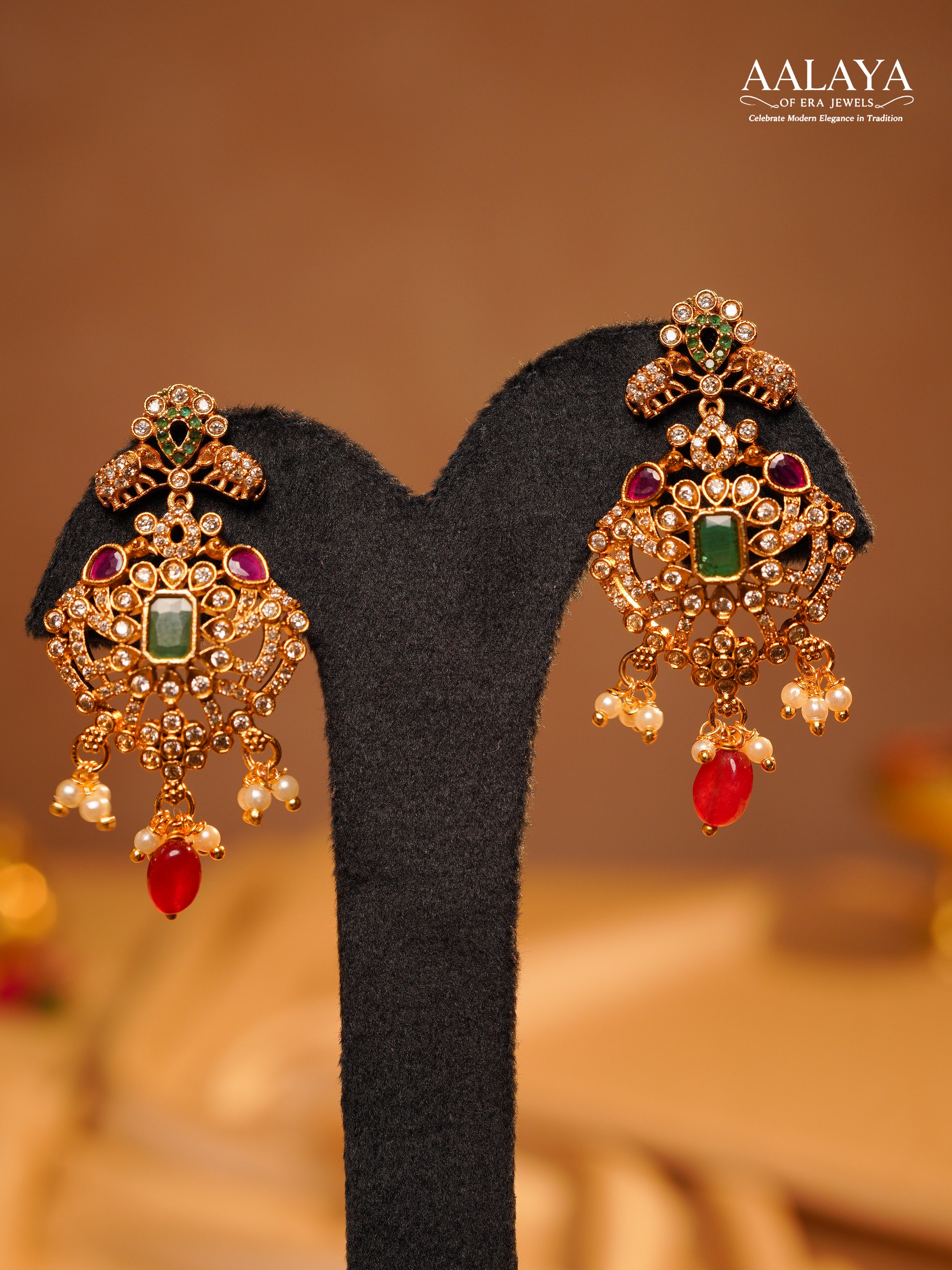 Aalaya Kundan Pearl Royal Pendant Necklace Set