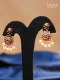 Aalaya Minimal Kundan Necklace Set with Circular Pendant & Pearl Drops
