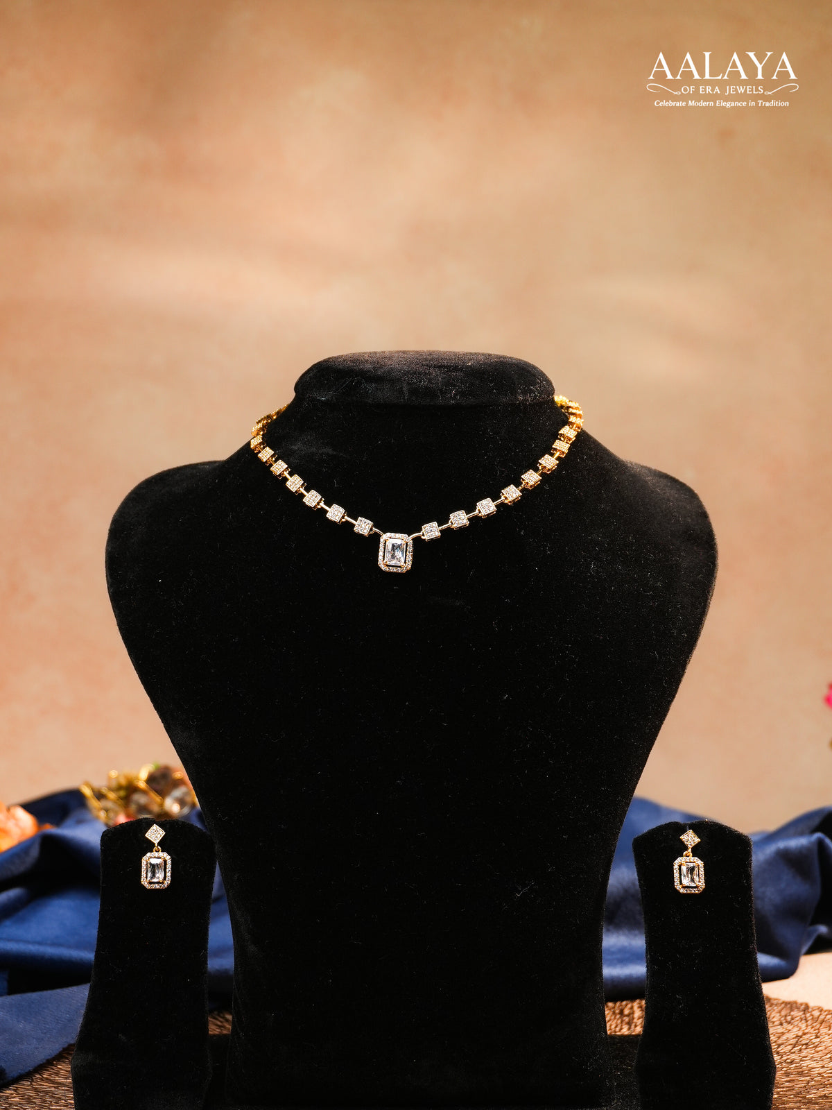 Aalaya Crystal Solitaire Elegance Necklace Set