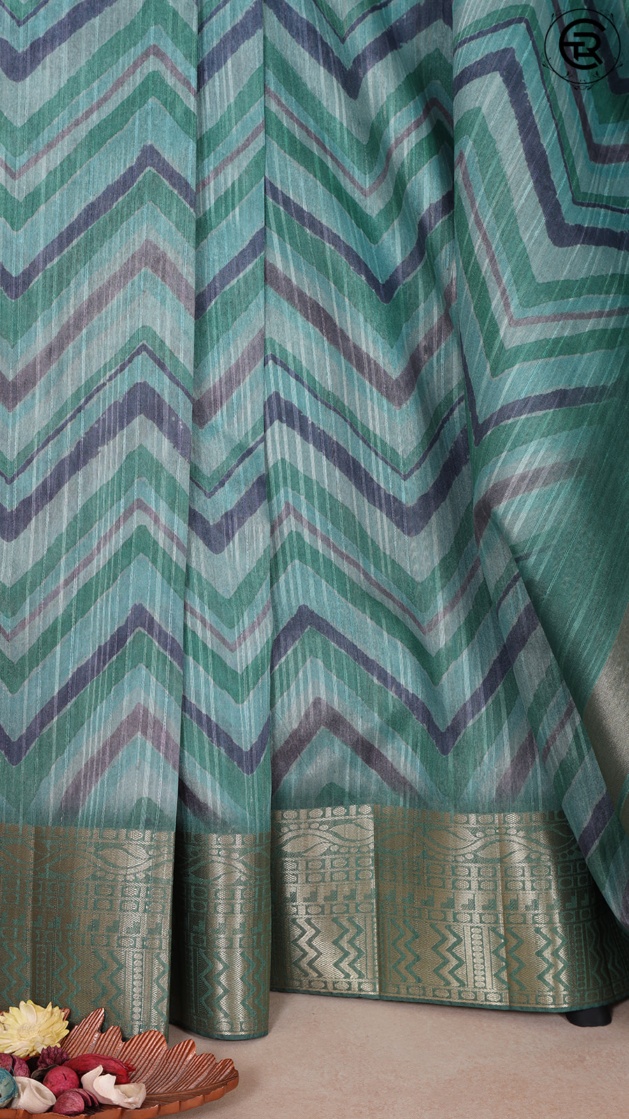 Green Geometric Patterned Matka Silk Saree