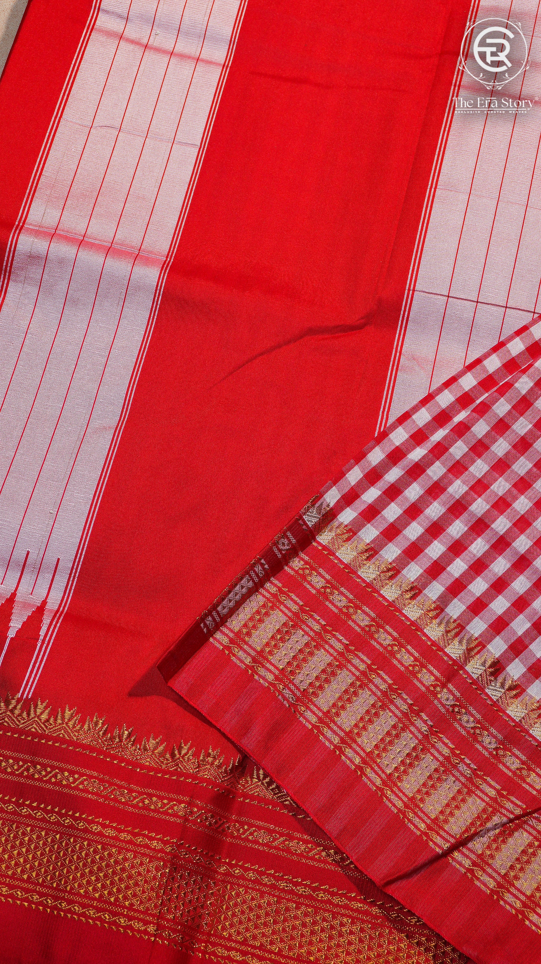 Red and White Checkered Handloom Narayanpet Silk Cotton Saree