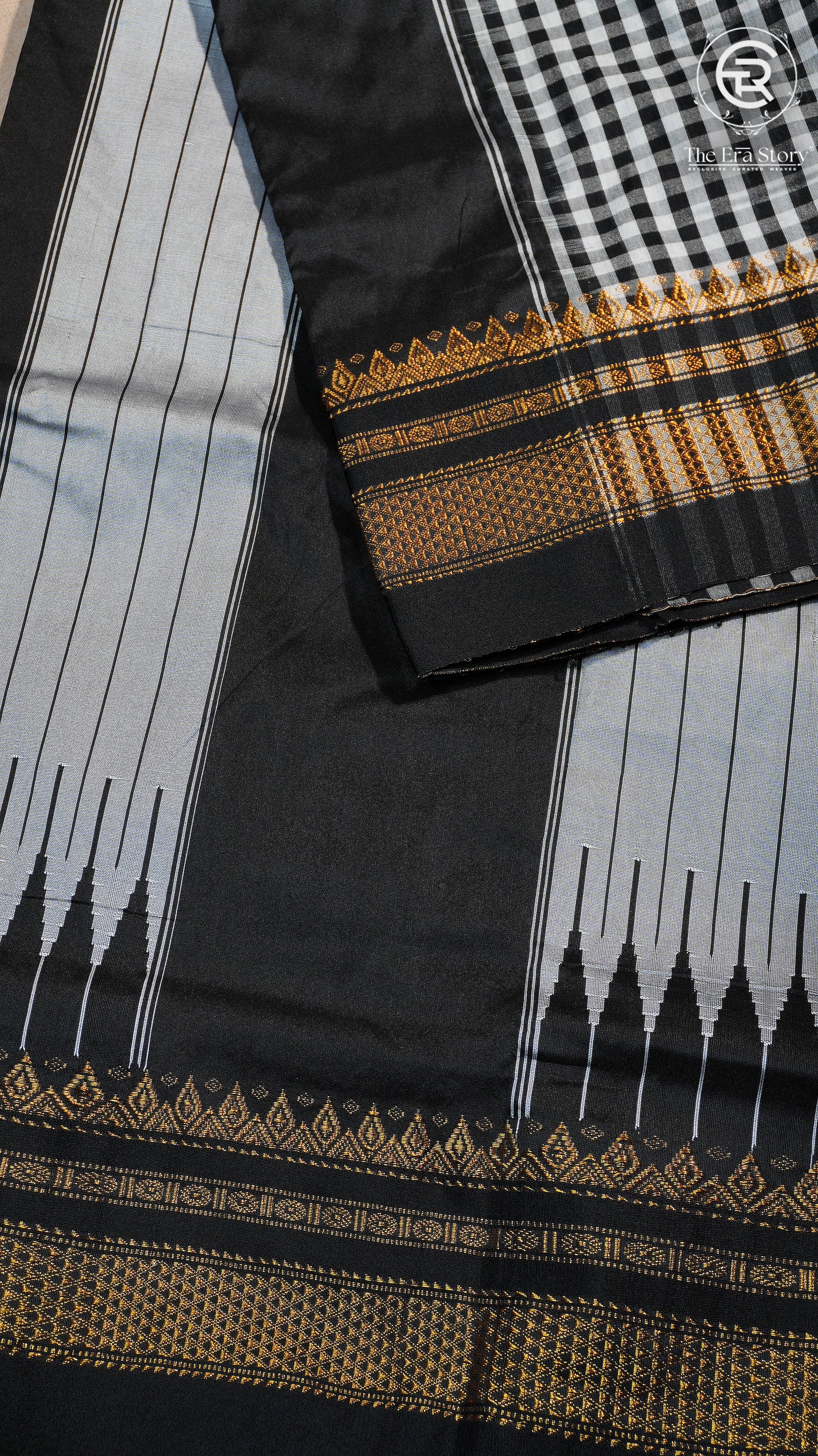 Black and White Checkered Handloom Narayanpet Silk Cotton Saree
