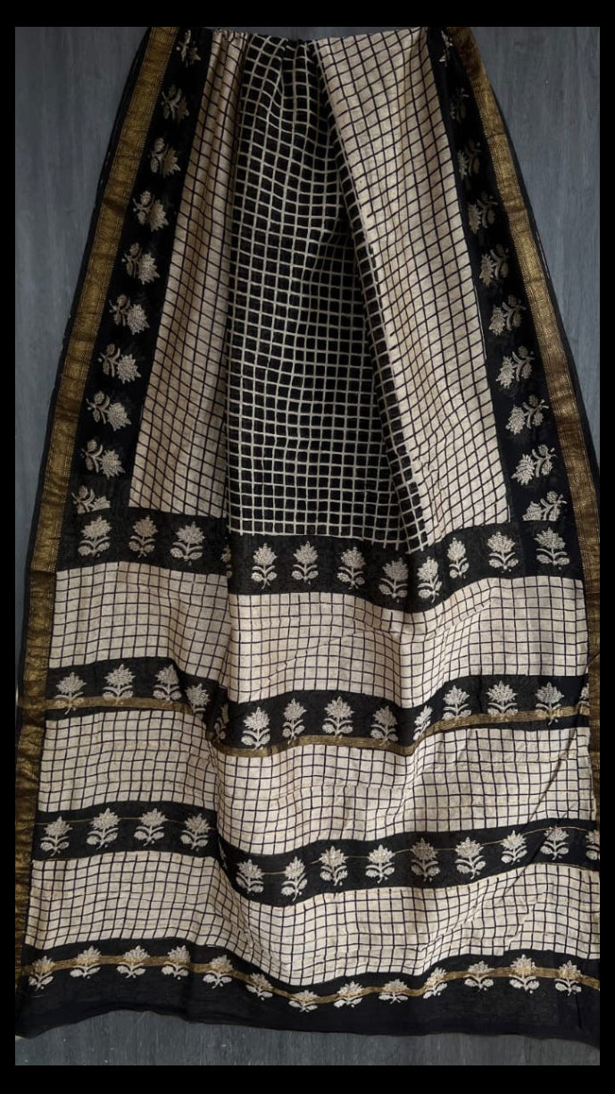 Black & Beige Handblock Maheshwari Silk Cotton Saree